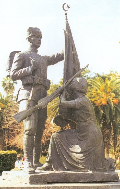 Atatürk Adana Anıtı