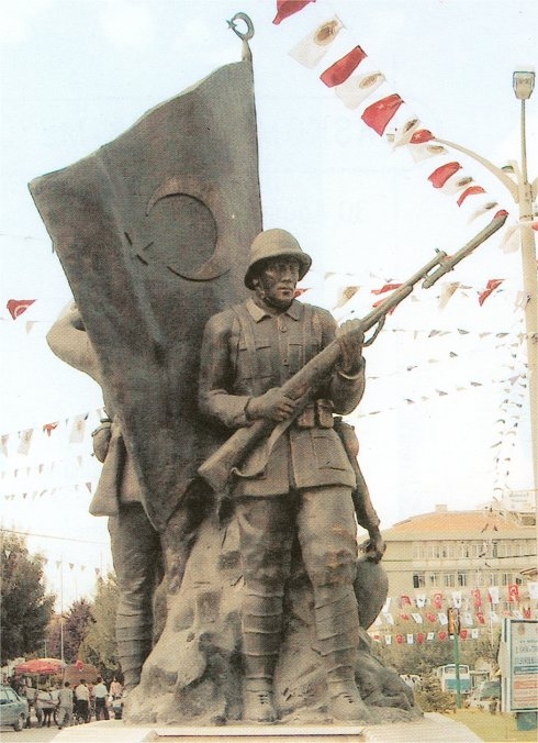 Atatürk Afyonkarahisar Anıtı