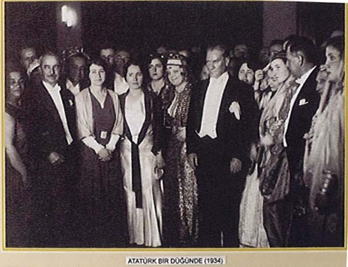 Atatürk, Bir Düğünde - 1934