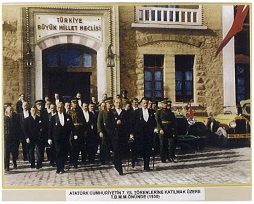 Atatürk Cumhuriyetin 7. Yıl Kutlamalarında - 1930