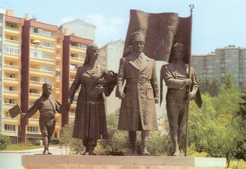 Atatürk Dikmen Anıtı