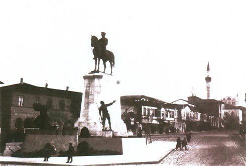 Atatürk Hakimiyet Anıtı