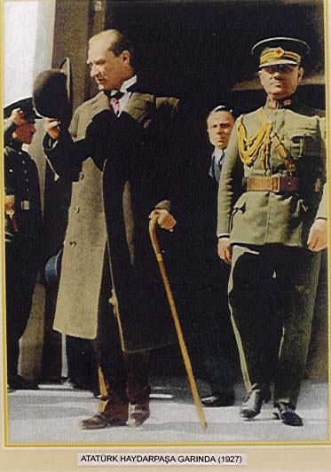 Atatürk Haydarpaşa Garında - 1927