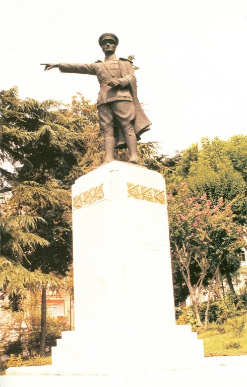 Atatürk İzmit Anıtı
