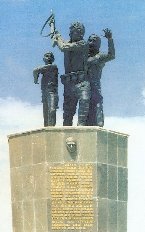Atatürk Sakarya Anıtı
