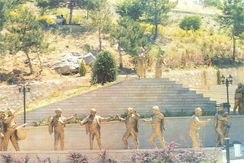 Atatürk Seymenler Anıtı