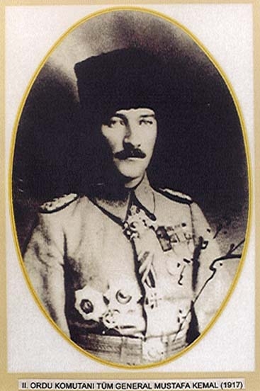 II. Ordu Komutanı Tüm General Mustafa Kemal - 1917